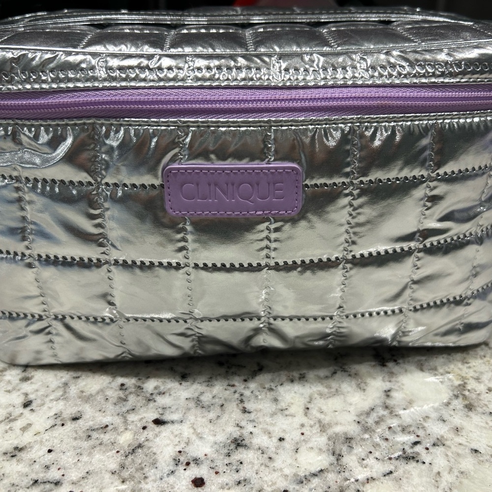 Clinique bundle - Picture 6 of 6